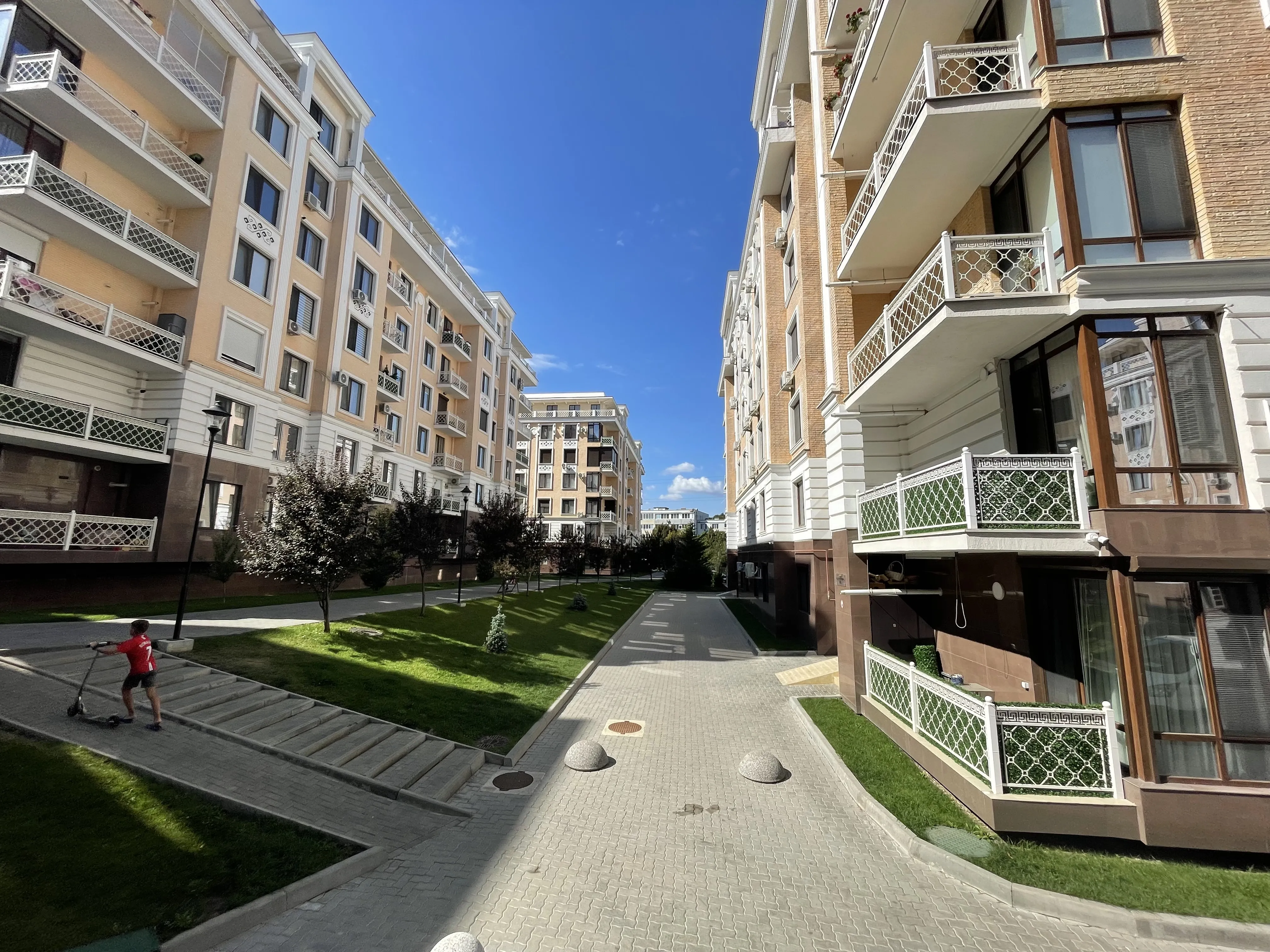 Chișinău Buiucani str. Liviu Deleanu 8