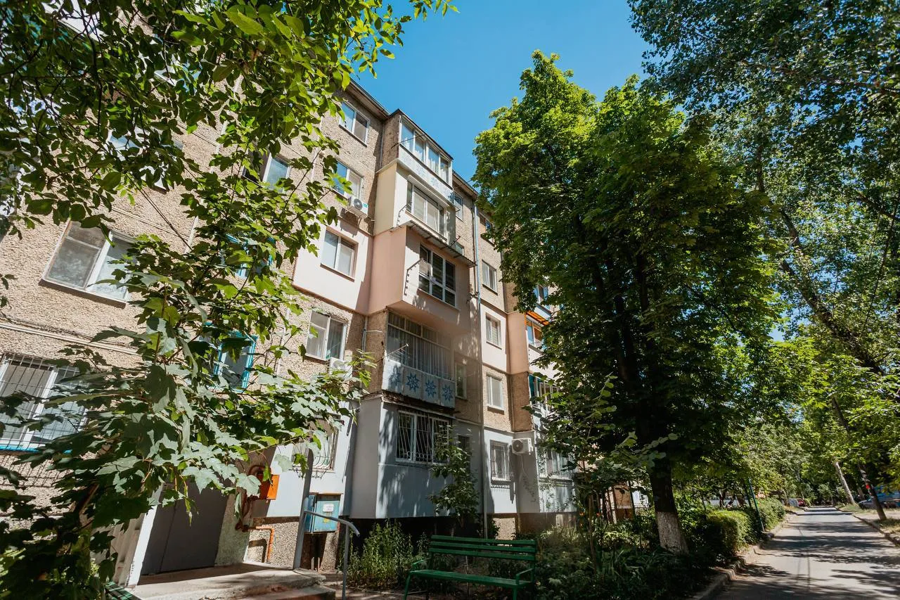Chișinău Botanica str. Hristo Botev 9