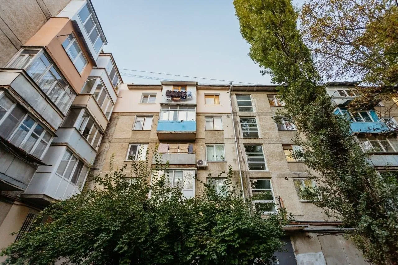 Chișinău Buiucani str. Ion Pelivan 10
