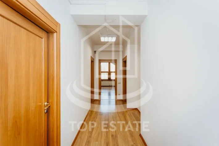 Chișinău Centru str. București . 11