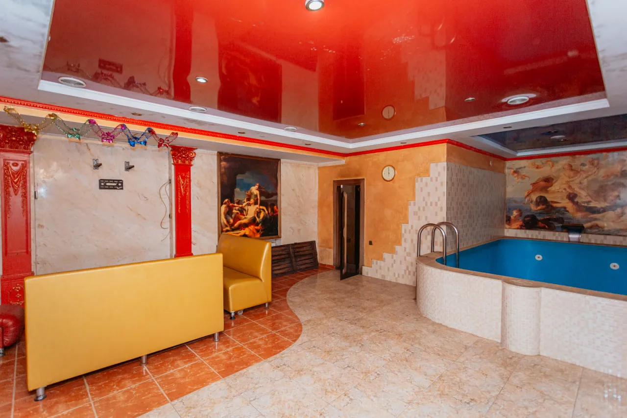 Ialoveni, Centru str. Alexandru cel Bun 6
