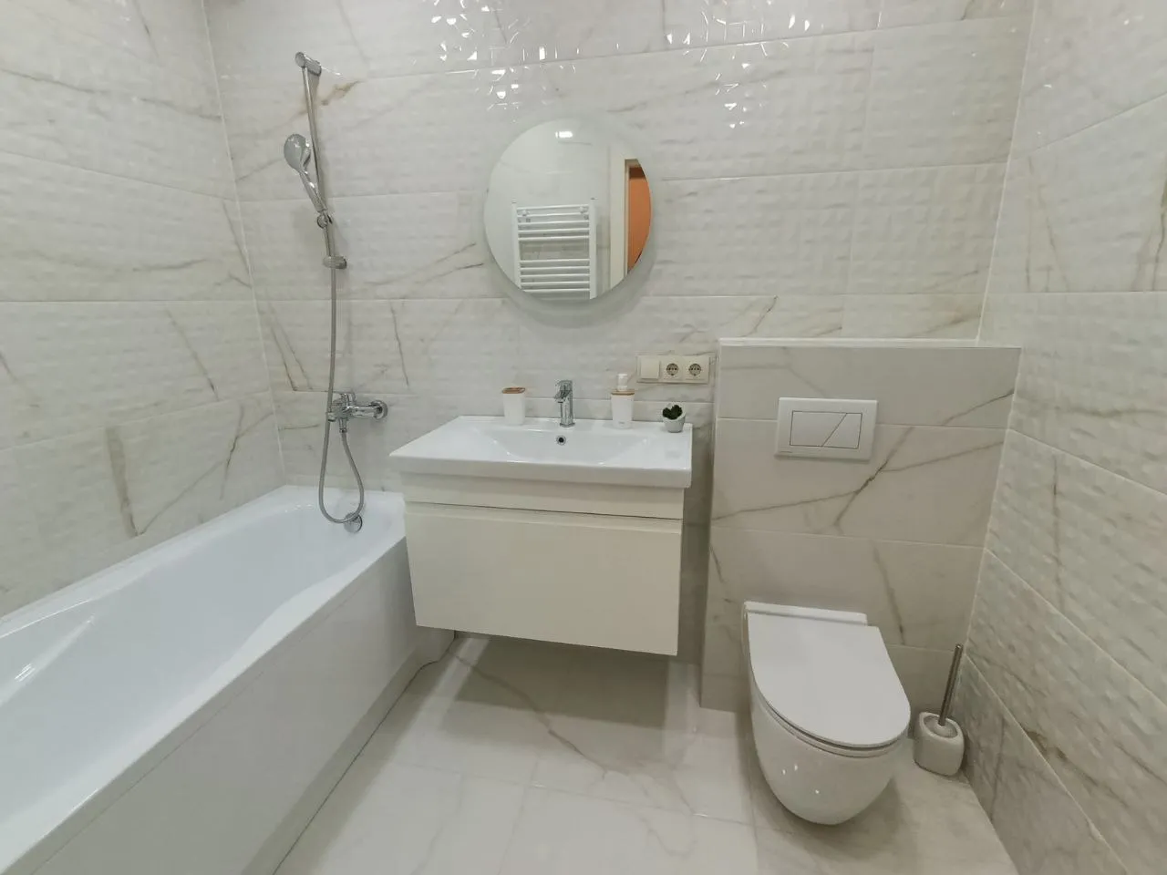 Кишинев Чокана ул. Джинта Латинэ 4