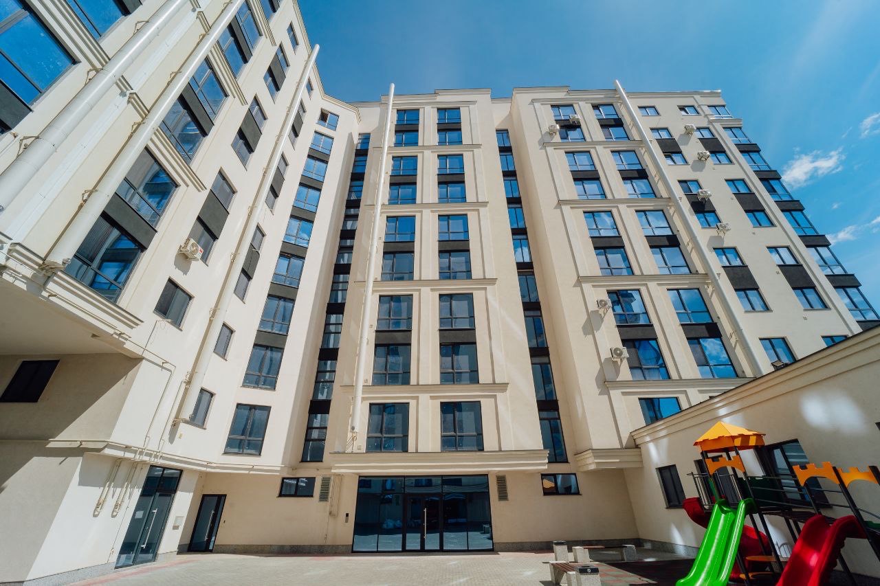 Strășeni Centru str. Ștefan cel Mare și Sfânt 18