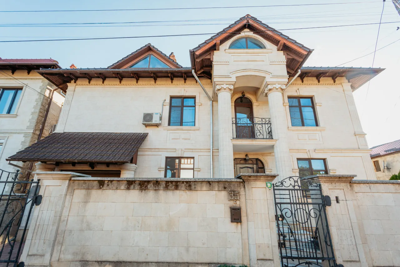Chișinău Buiucani str. Alexandru Donici 18