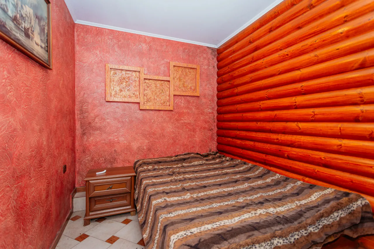 Ialoveni, Centru str. Alexandru cel Bun 10