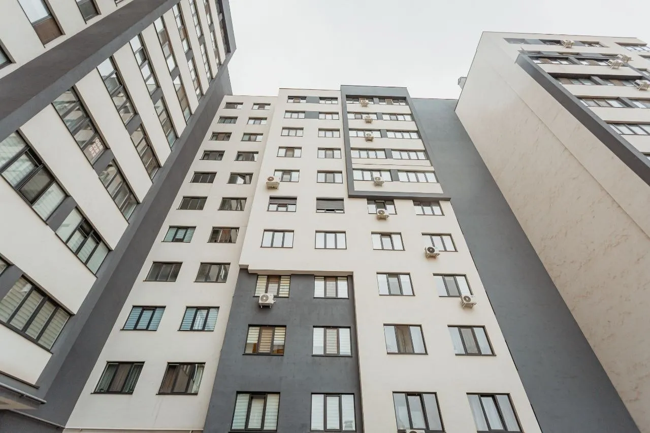 Кишинев Буюканы ул. Парис 10