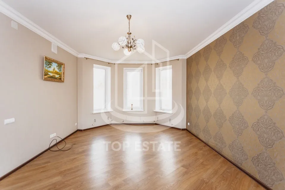 Costești Centru str. Ștefan cel Mare și Sfânt . 7