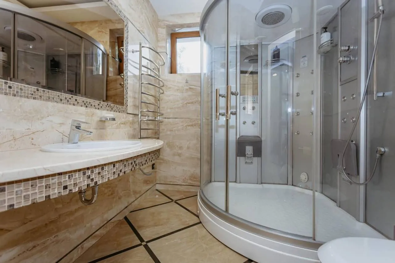 Кишинев Буюканы ул. Парис 18