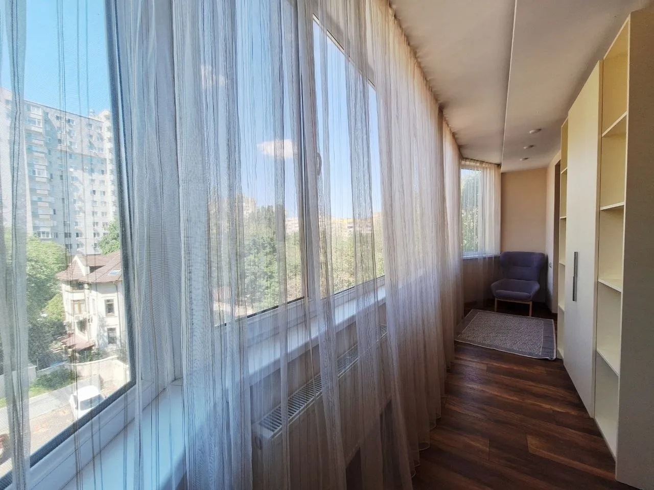 Chișinău Centru bd. Constantin Negruzzi 12