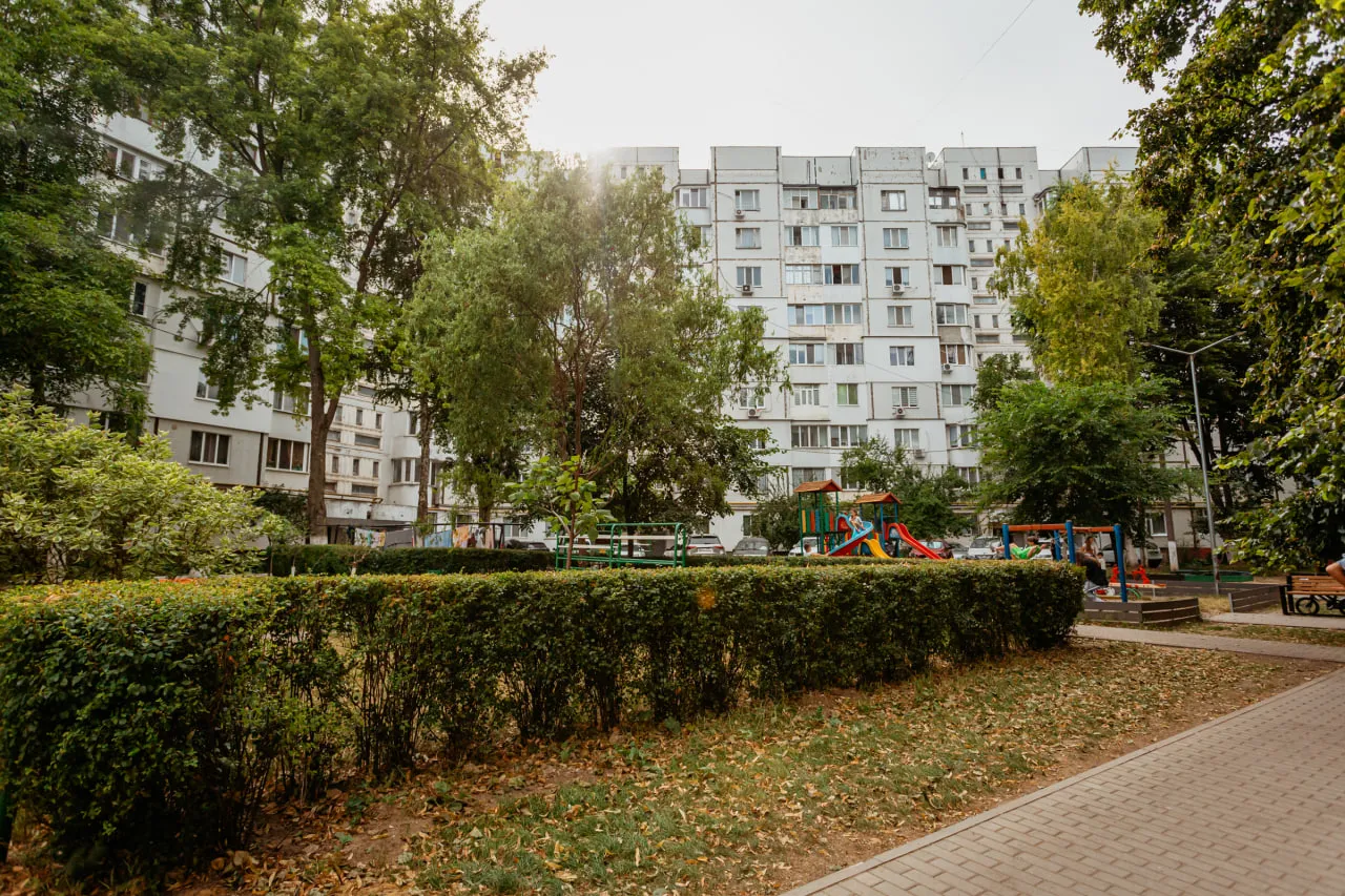 Chișinău Buiucani str. Alba Iulia 12