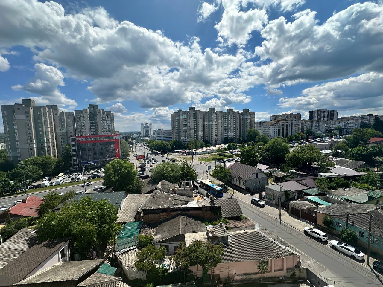 Кишинев Центр ул. Аврам Янку 10