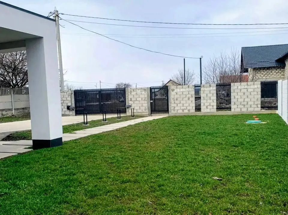 Strășeni Cojușna str. Mușatinilor 5