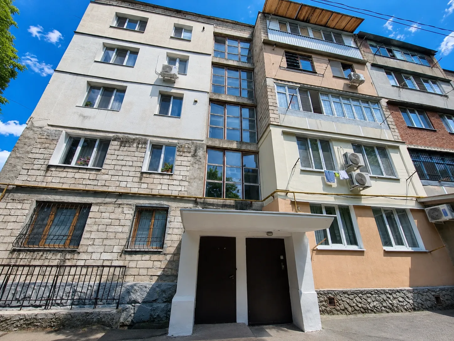 Chișinău bd. Cuza Vodă 12