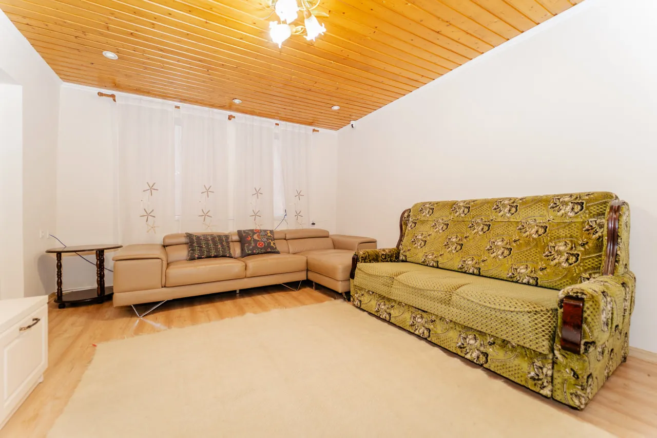 Ialoveni, Centru str. Basarabia 10