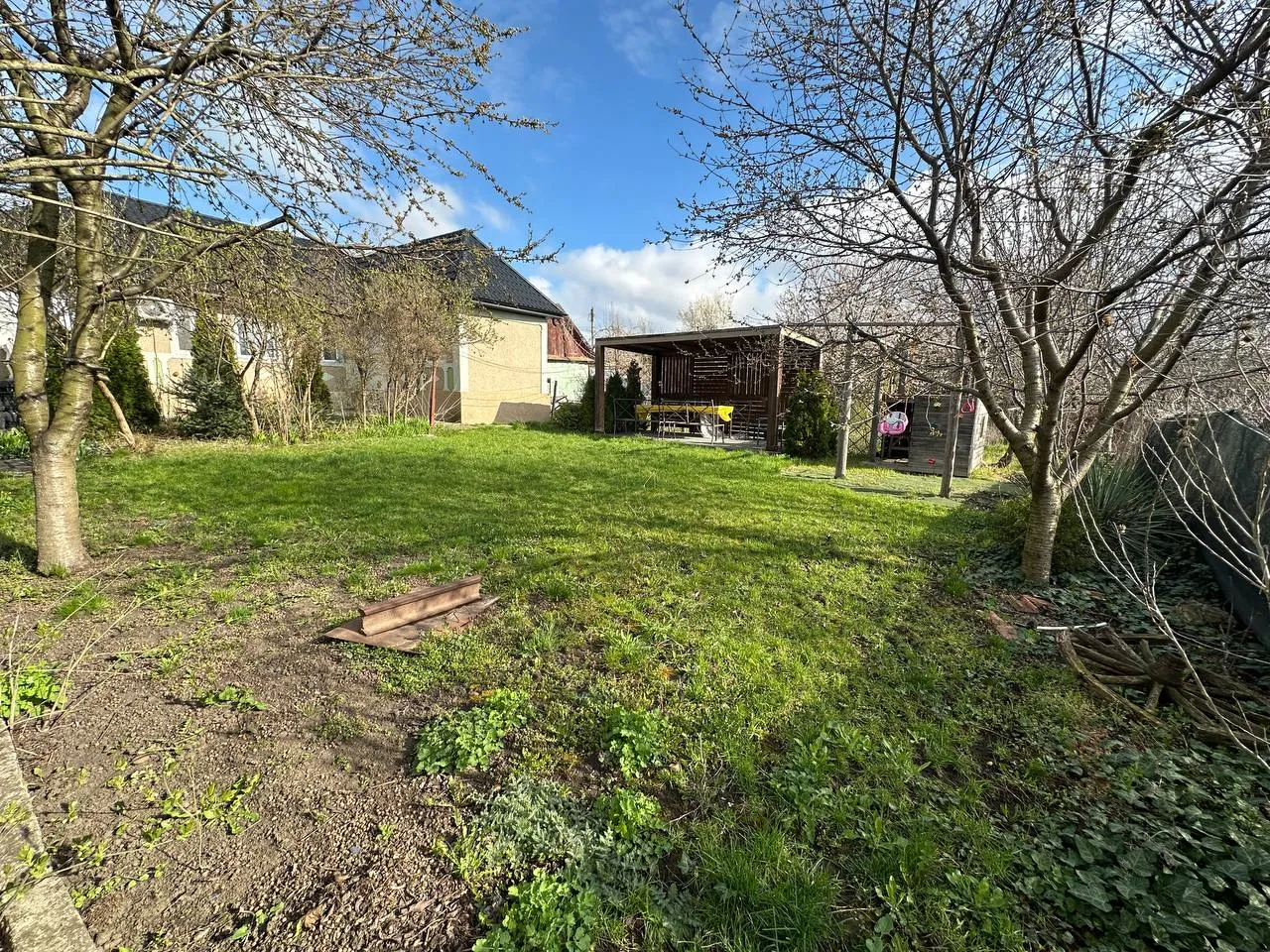 Страшены Кожушна ул. Михай Еминеску 11