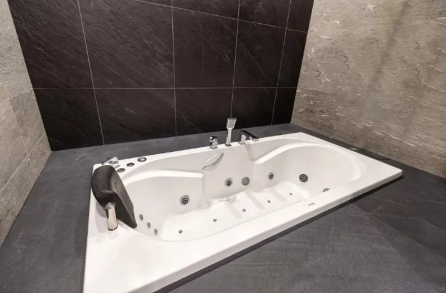 Chișinău Rîșcani bd. Renașterii Naționale 13