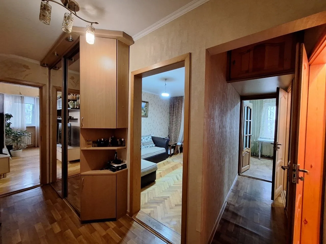 Кишинев Ботаника бул. Дачия 8