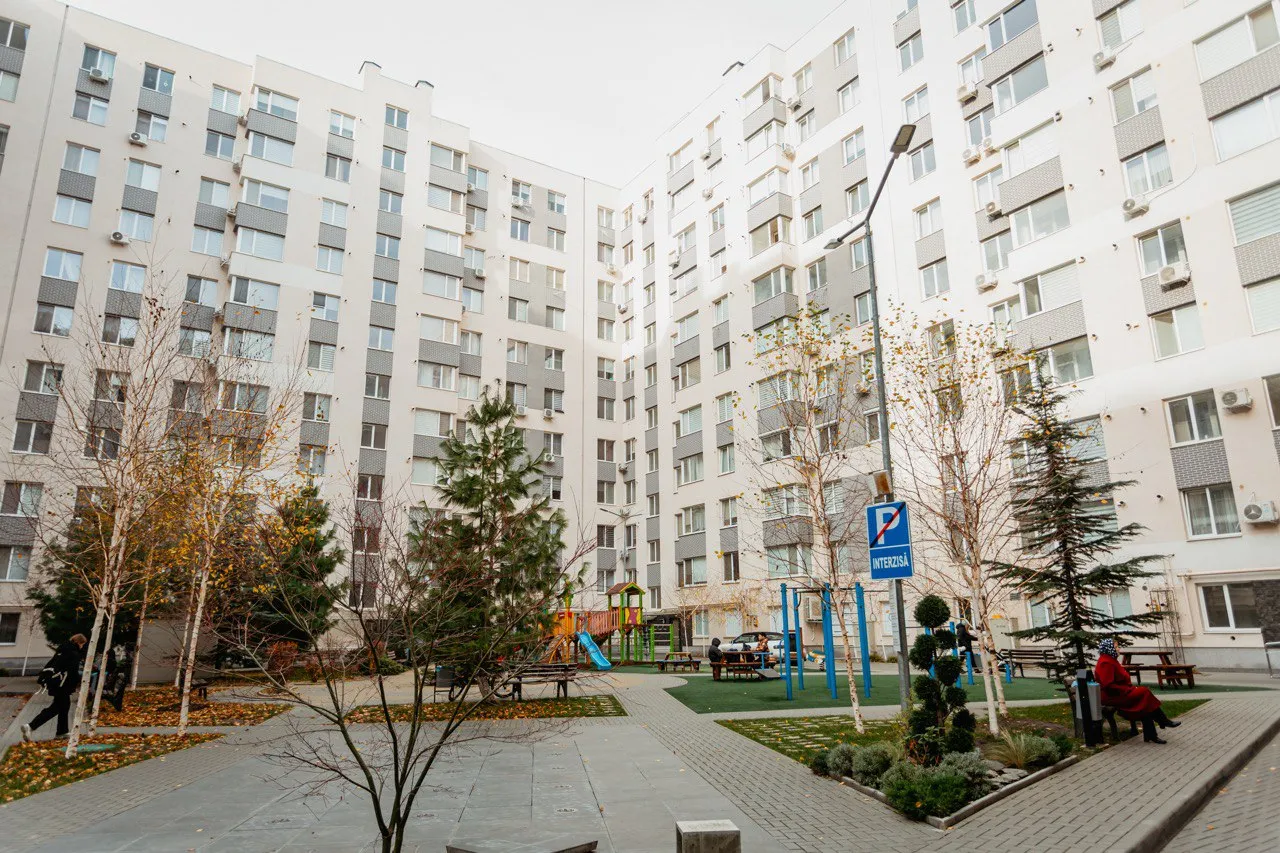 Chișinău Botanica str. Grenoble 10