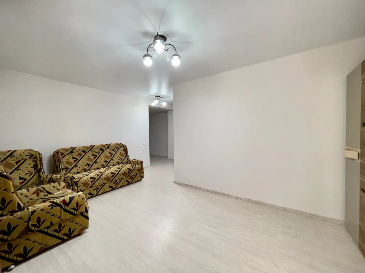 Ialoveni, Centru str. Prieteniei 4