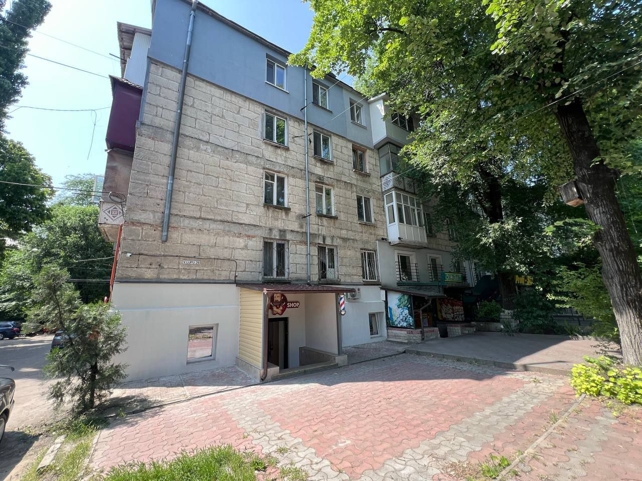 Кишинев Буюканы ул. Василе Лупу 8