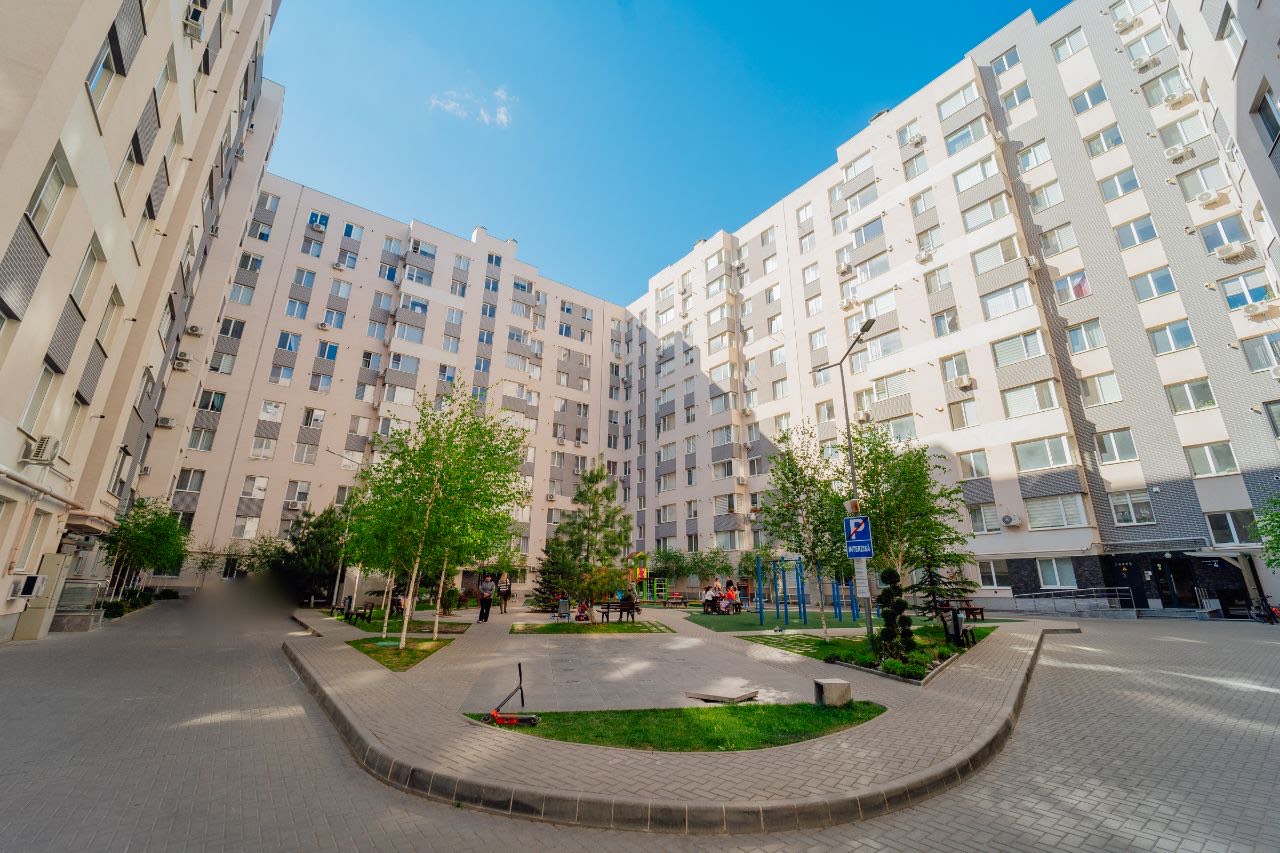 Chișinău Botanica str. Grenoble 12