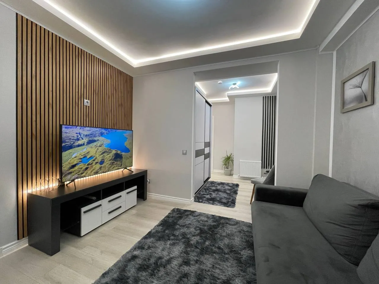 Ialoveni, Centru str. Alexandru cel Bun 2