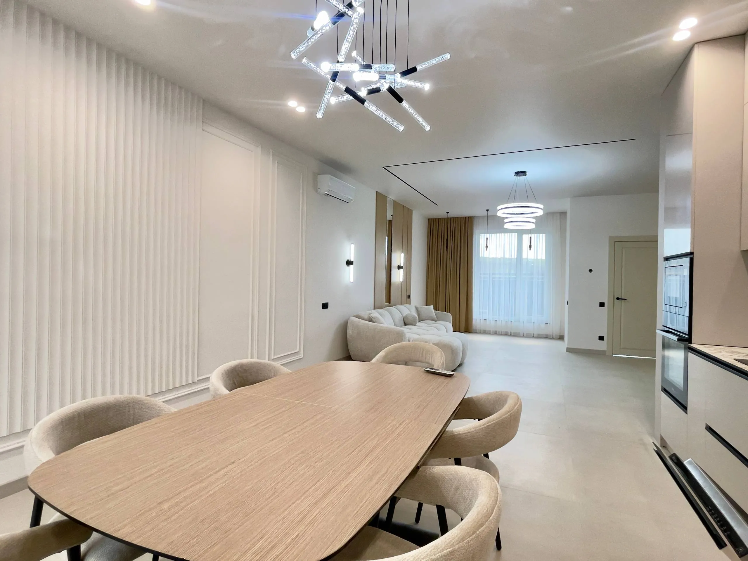 Ialoveni, Centru str. Arburilor 2