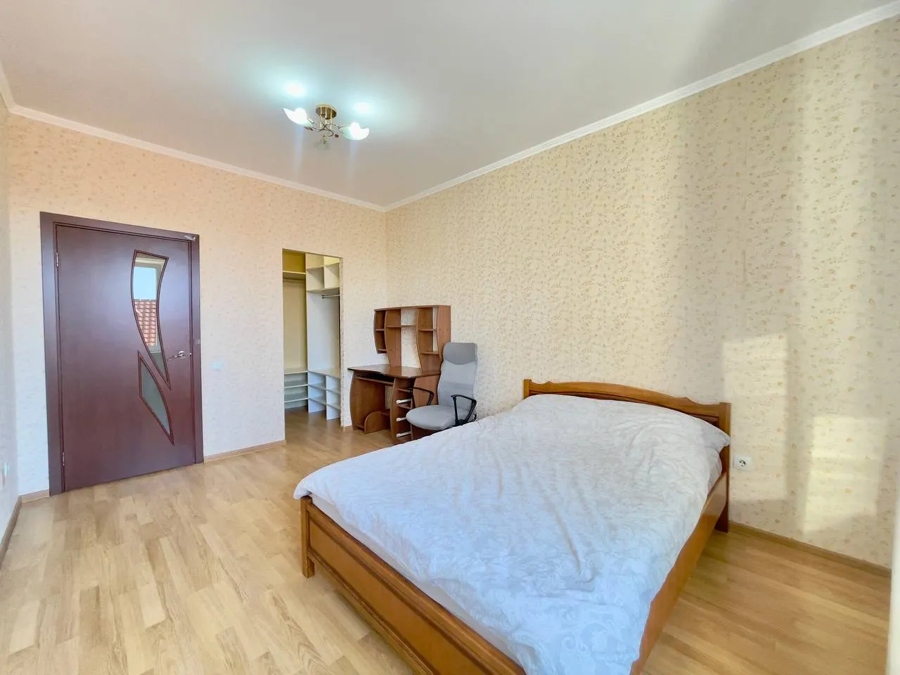 Ialoveni, Centru str. Alexandru cel Bun 4