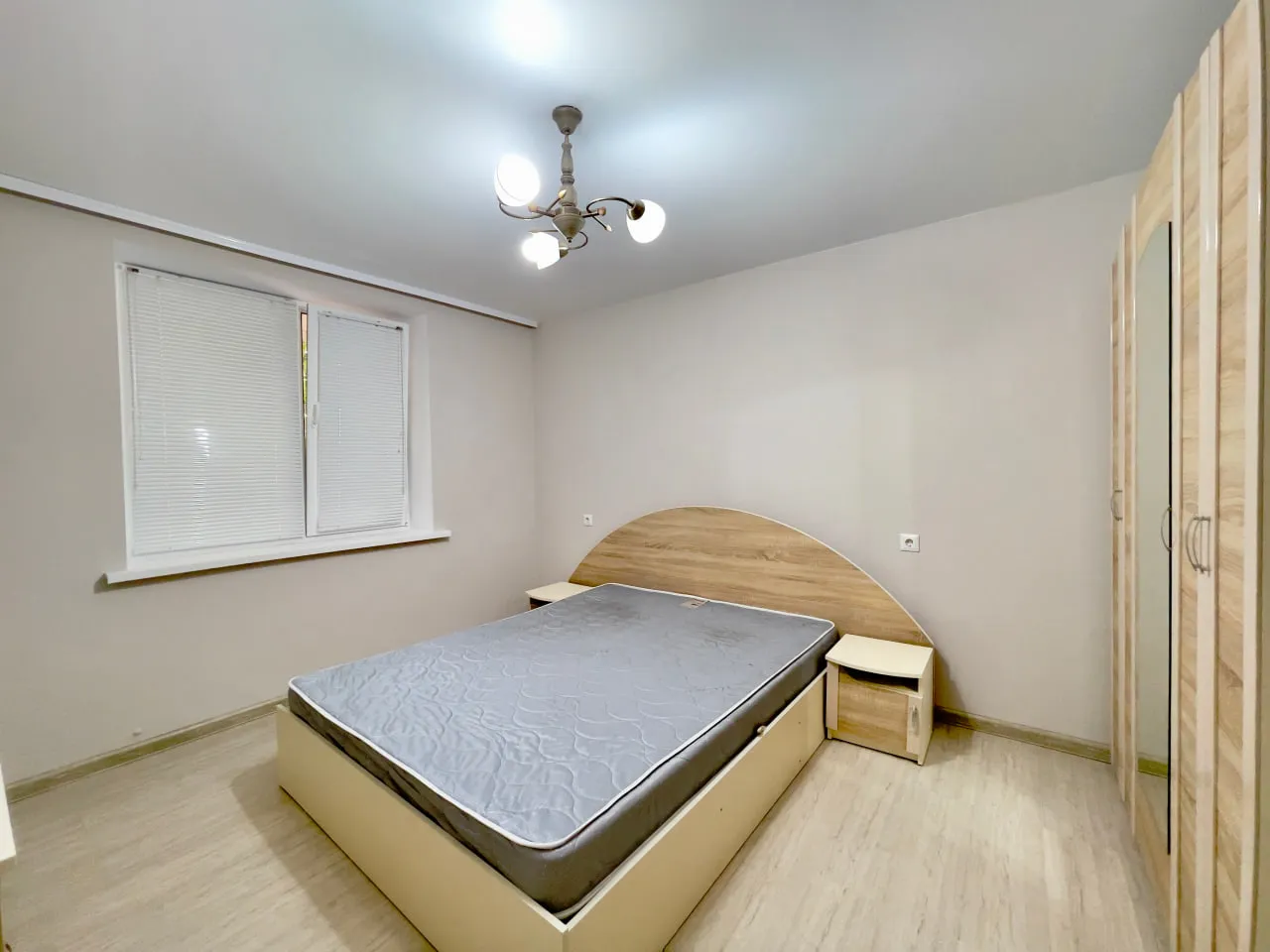 Ialoveni, Centru str. Prieteniei 5