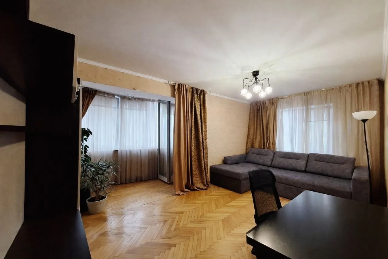 Кишинев Ботаника бул. Дачия 4