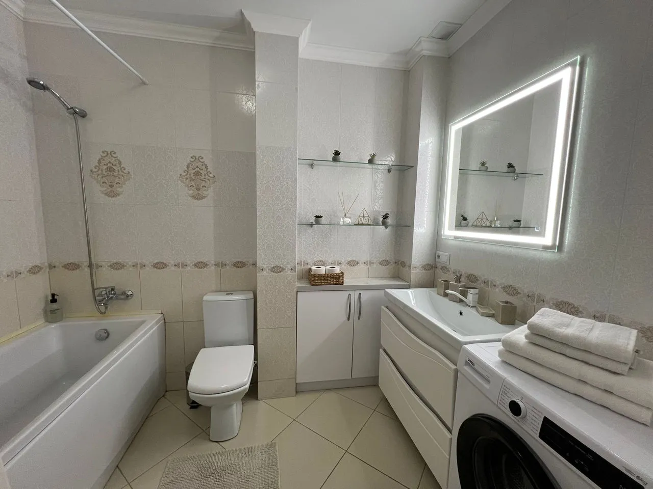 Chișinău Botanica str. Grenoble 3