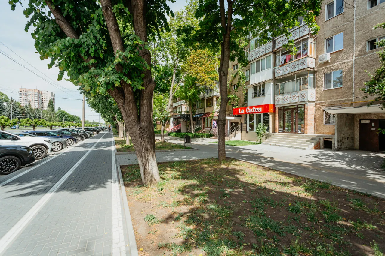 Chișinău Botanica bd. Dacia 12