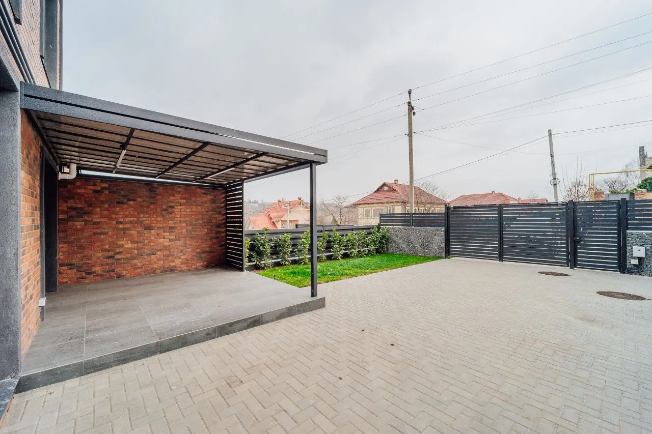 Яловень, Окрайна ул. 31 августа 1989 19