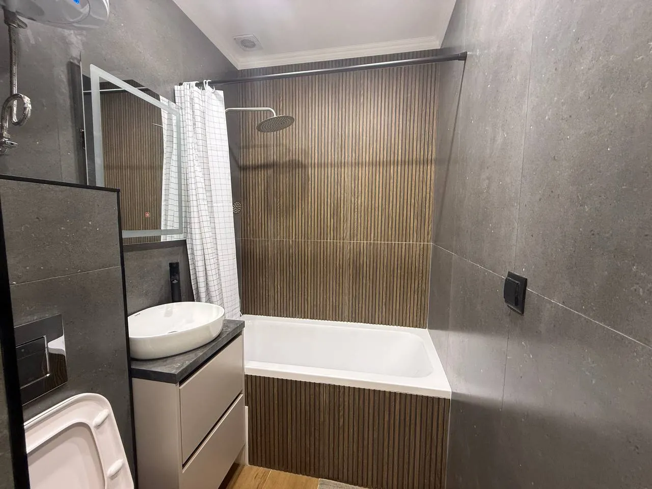 Chișinău Centru bd. Grigore Vieru 6