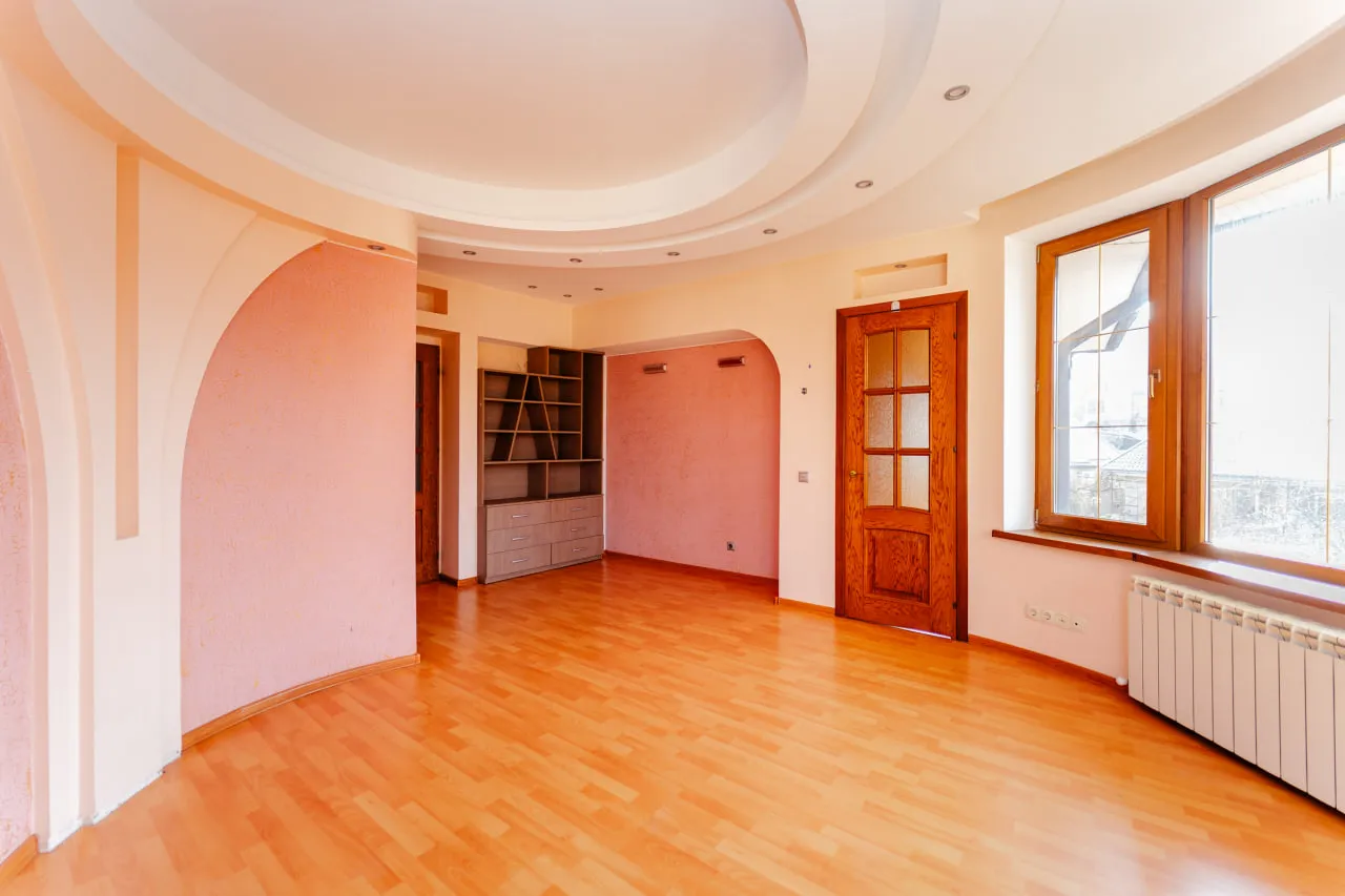 Кишинев Ботаника, ул. Плаюлуй 9