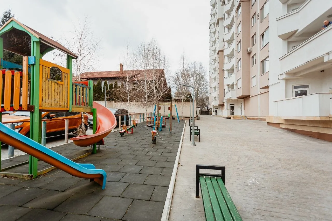 Chișinău Buiucani str. Ștefan Neaga 12