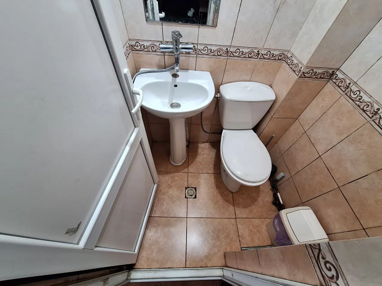 Chișinău Botanica str. Salcâmilor 3