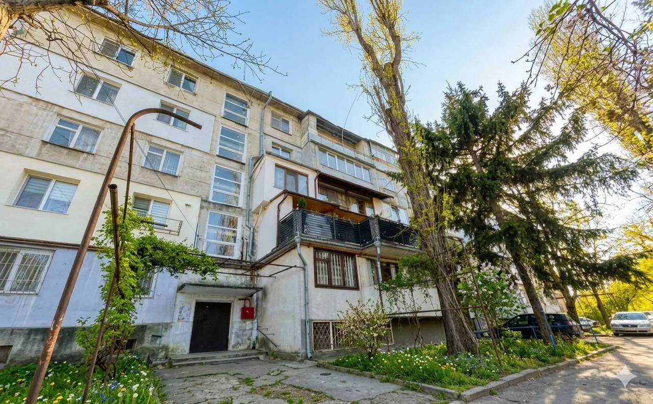 Chișinău Buiucani str. Ion Creangă 9