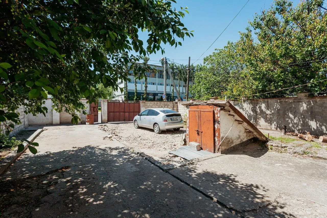 Chișinău Botanica str. Pădurii  14