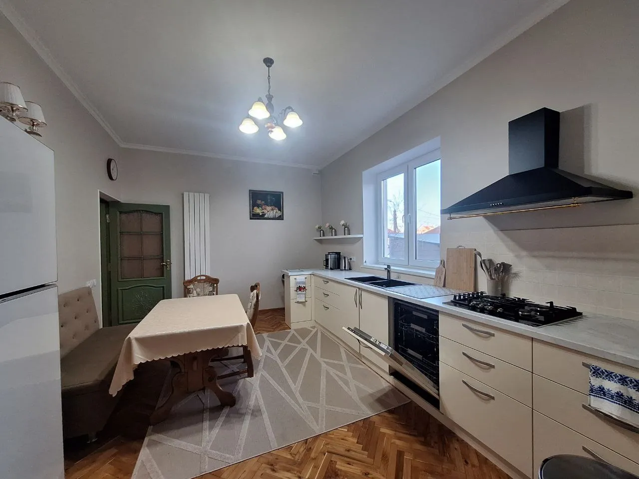 Chișinău Buiucani str. Vasile Stroescu 4