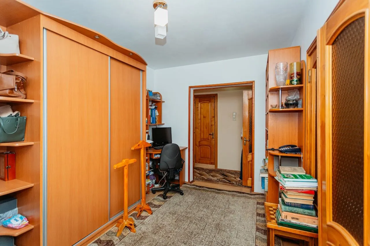 Chișinău Botanica str. Grenoble 9